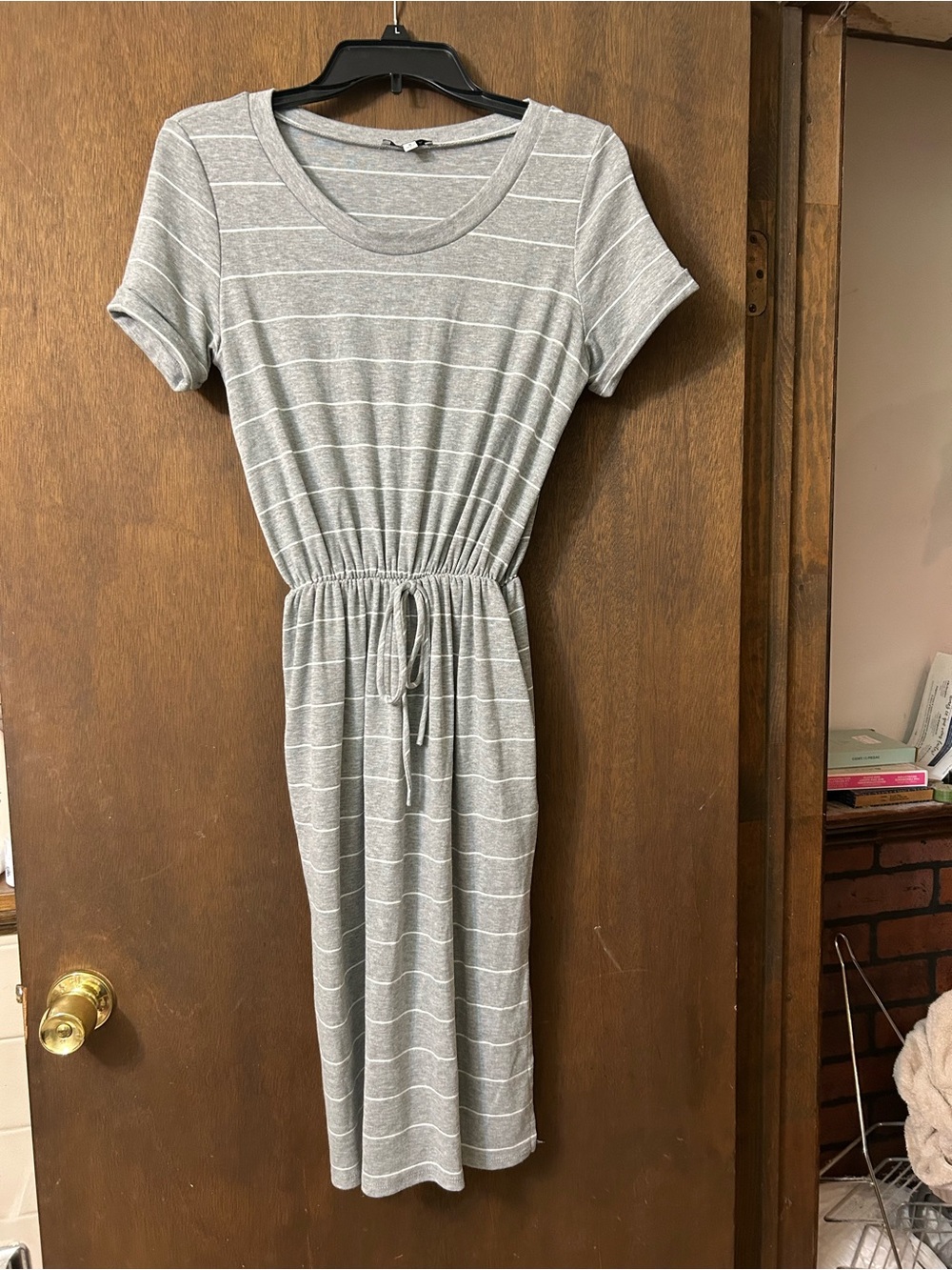 White Birch-Brand New/Never Worn no tags. Striped Drawstring Midi Dress Small